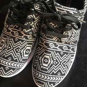 Mossimo Aztec Sneaker